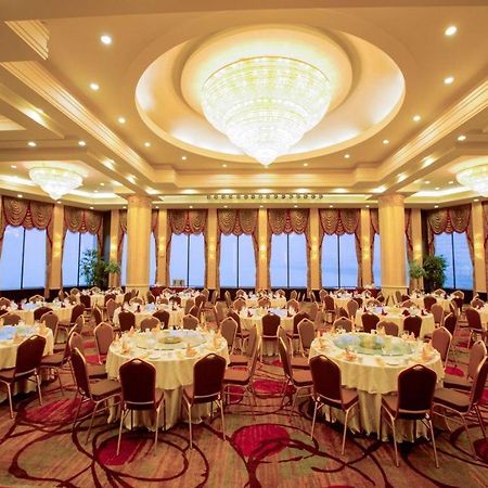 Yantai Golden Gulf Hotel Екстериор снимка