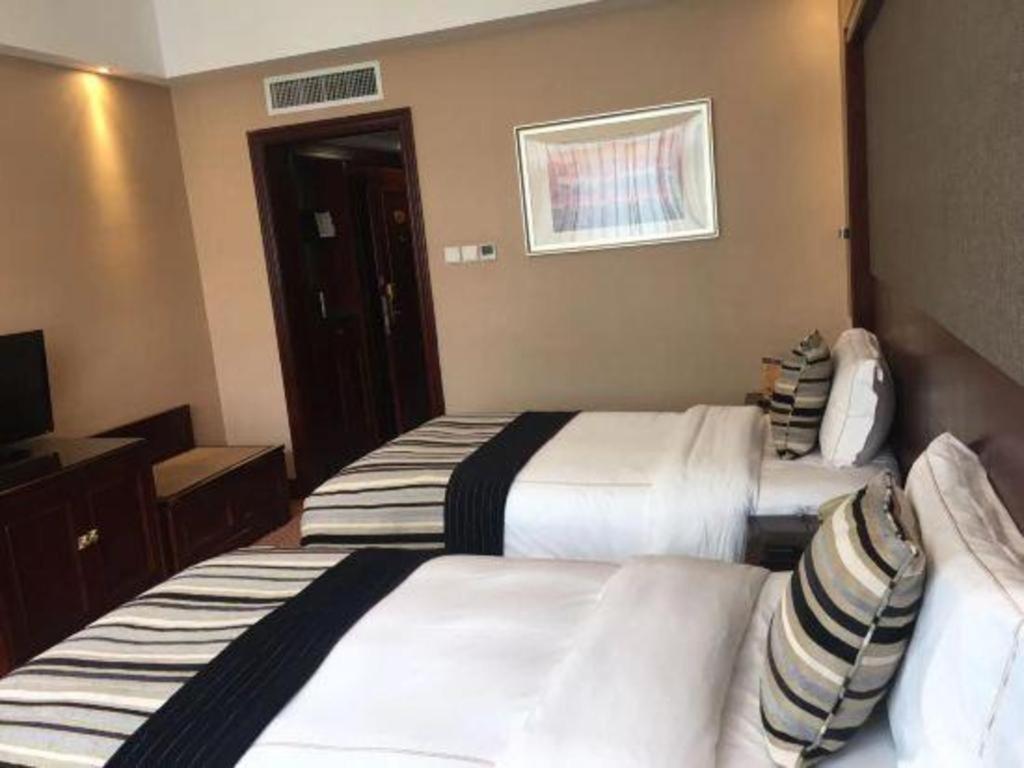 Yantai Golden Gulf Hotel Екстериор снимка