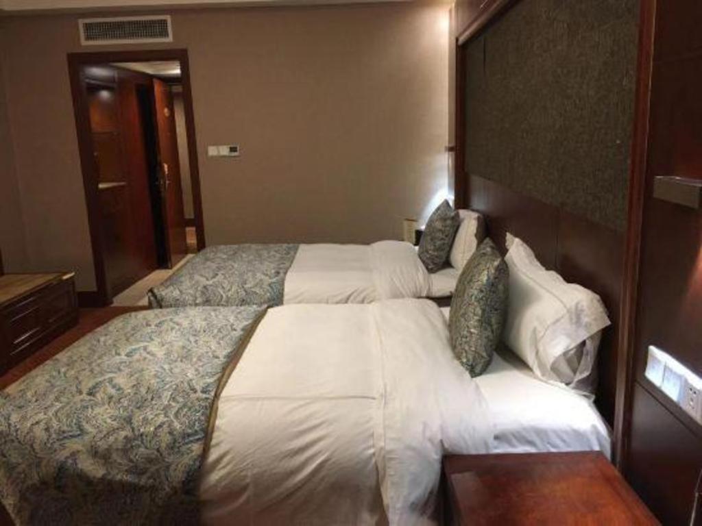 Yantai Golden Gulf Hotel Екстериор снимка