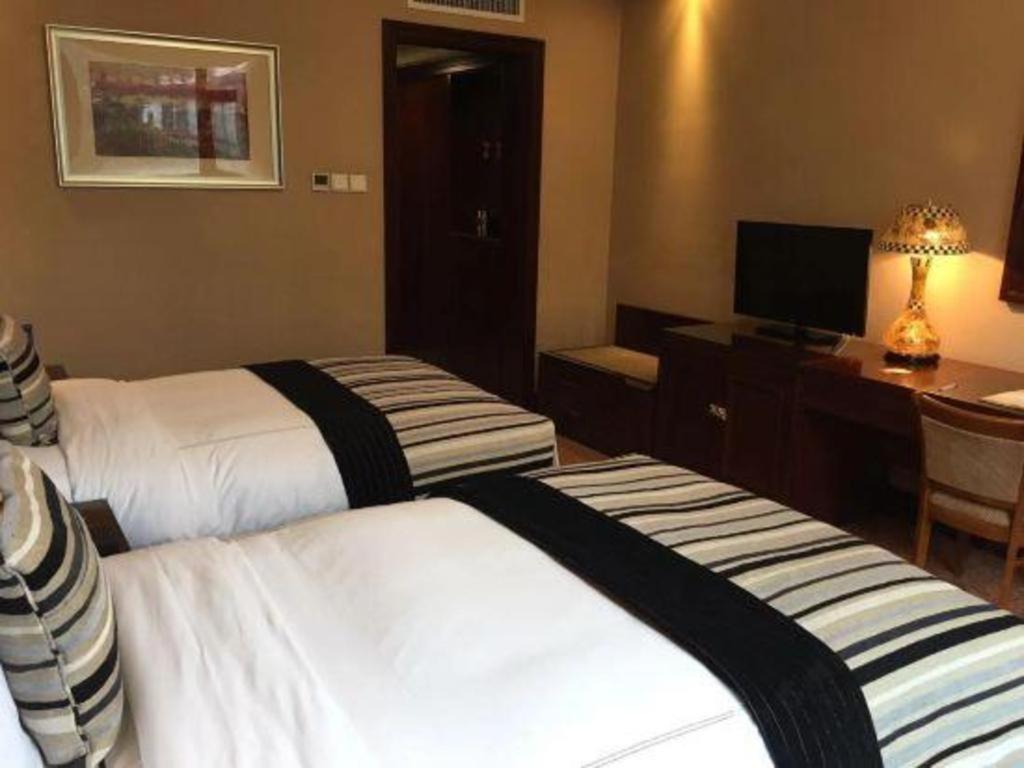 Yantai Golden Gulf Hotel Екстериор снимка
