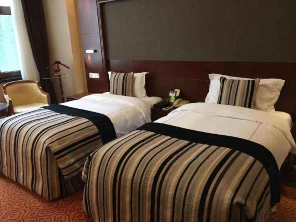 Yantai Golden Gulf Hotel Екстериор снимка