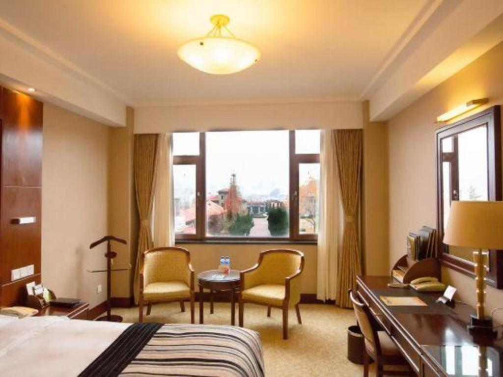 Yantai Golden Gulf Hotel Екстериор снимка
