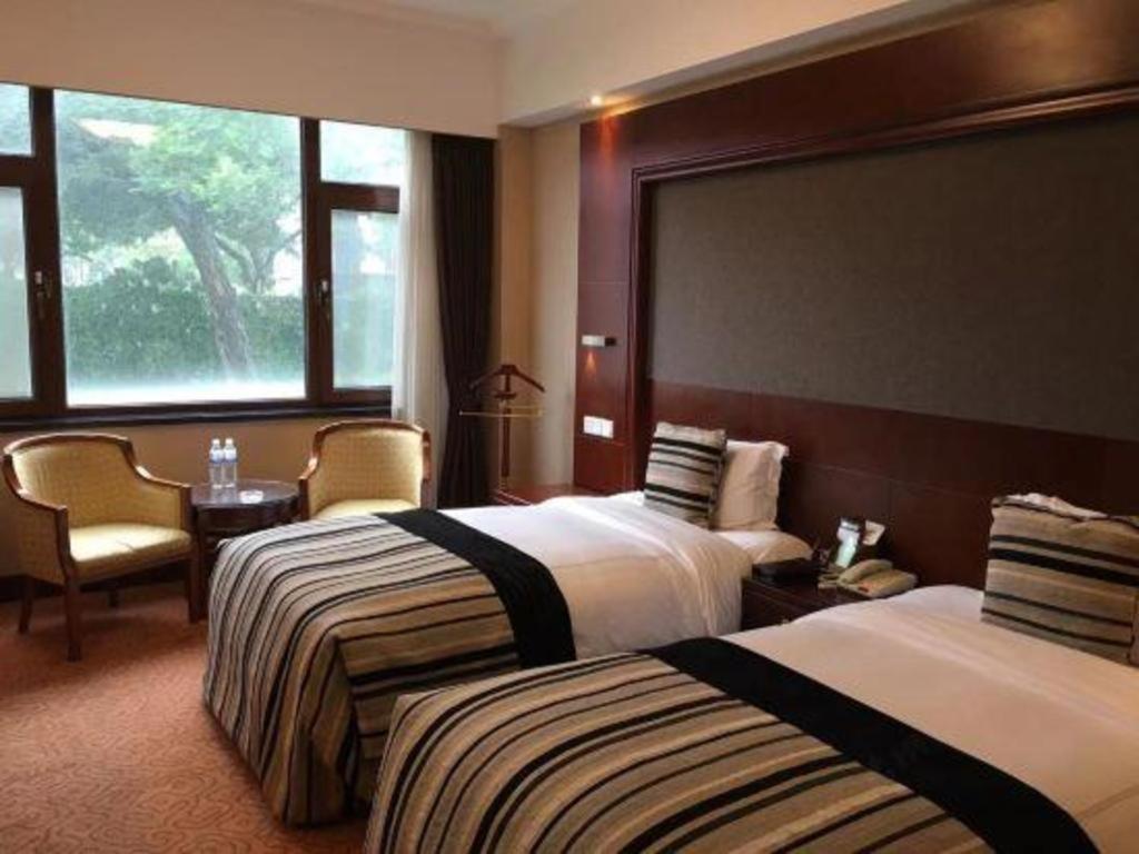 Yantai Golden Gulf Hotel Екстериор снимка