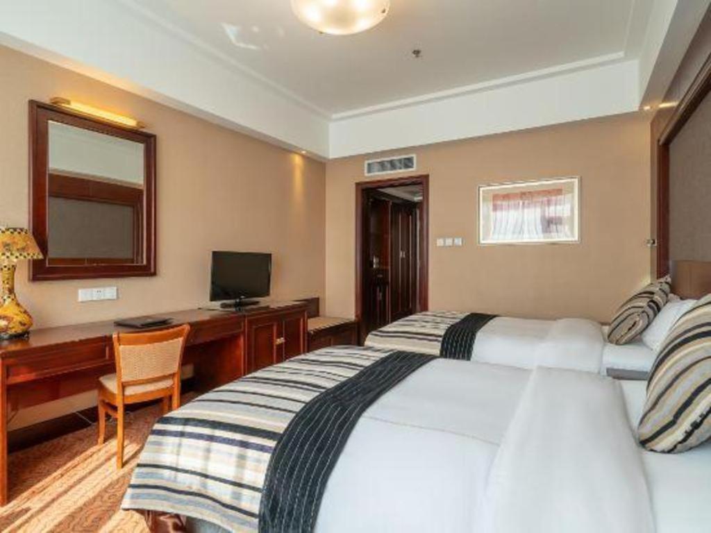 Yantai Golden Gulf Hotel Екстериор снимка