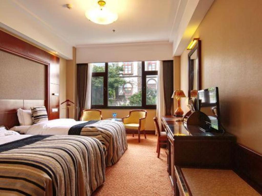 Yantai Golden Gulf Hotel Екстериор снимка
