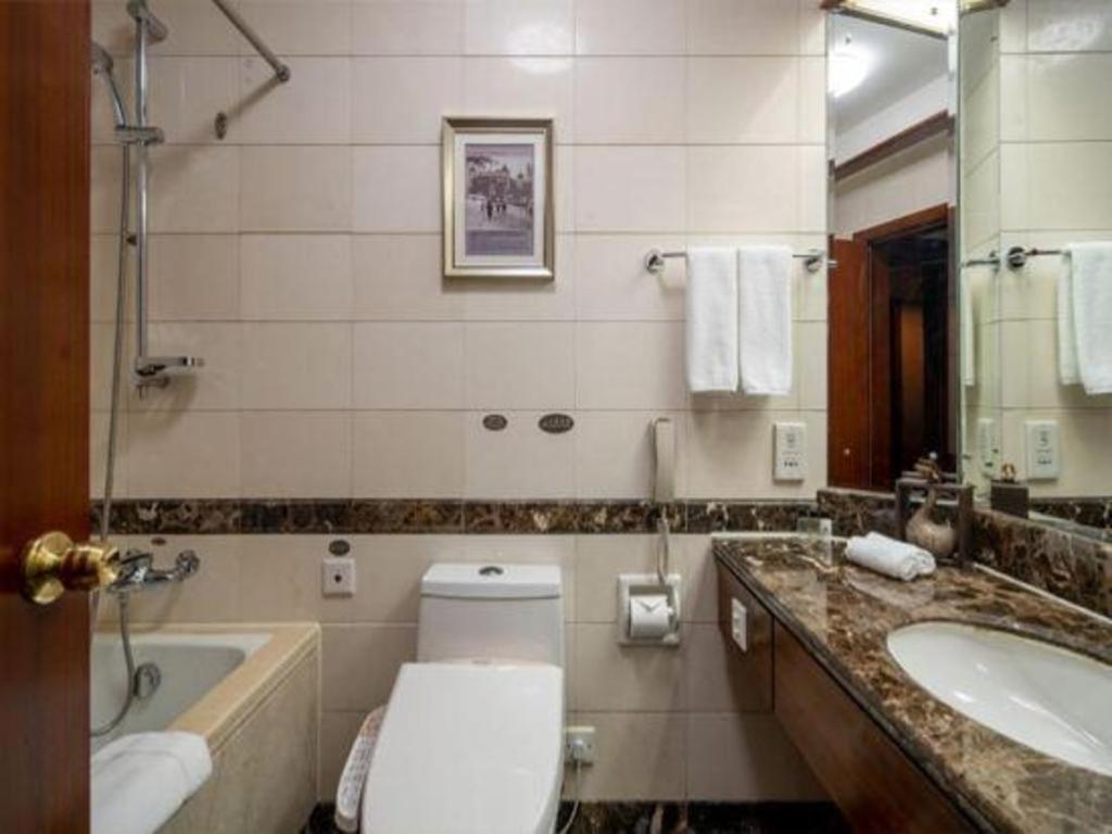 Yantai Golden Gulf Hotel Екстериор снимка