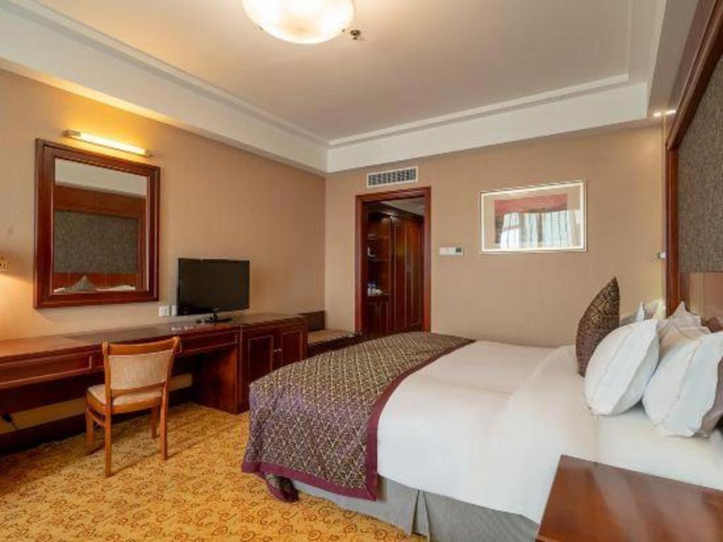 Yantai Golden Gulf Hotel Екстериор снимка