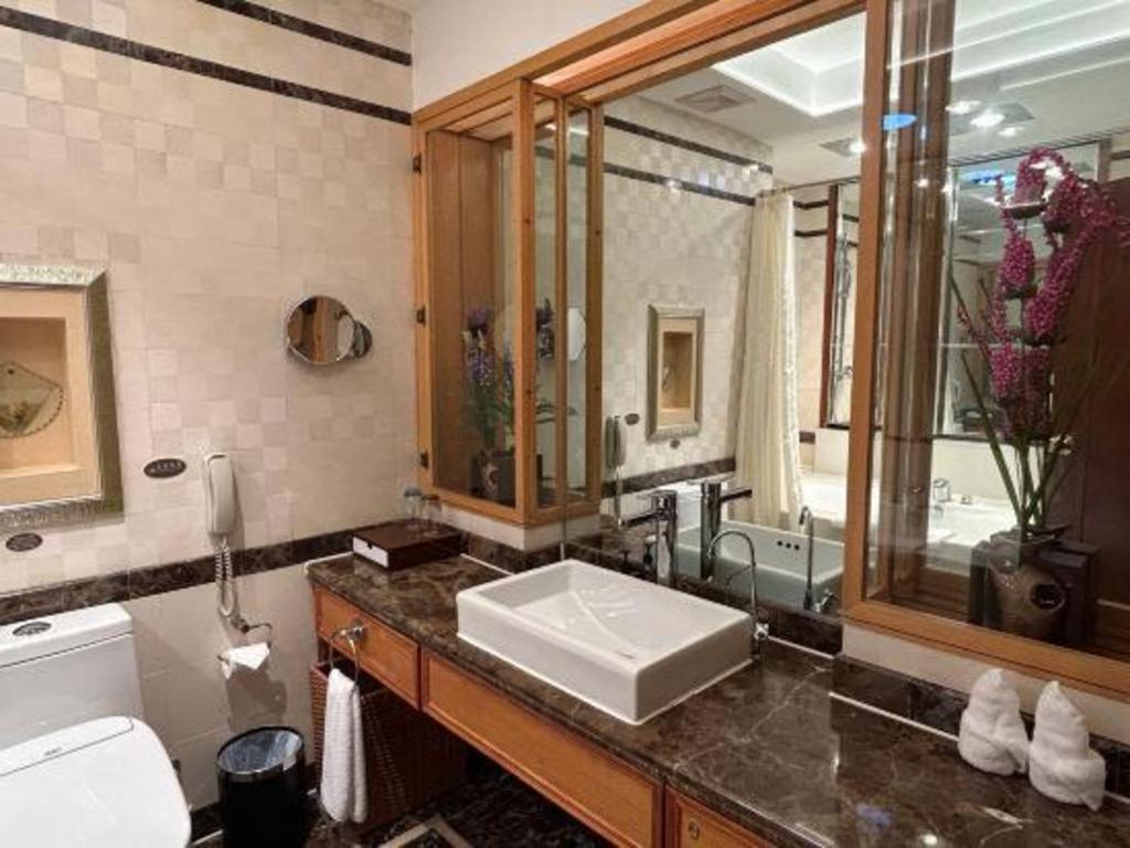 Yantai Golden Gulf Hotel Екстериор снимка