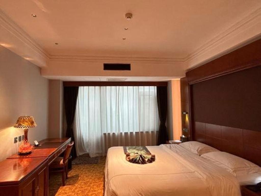 Yantai Golden Gulf Hotel Екстериор снимка