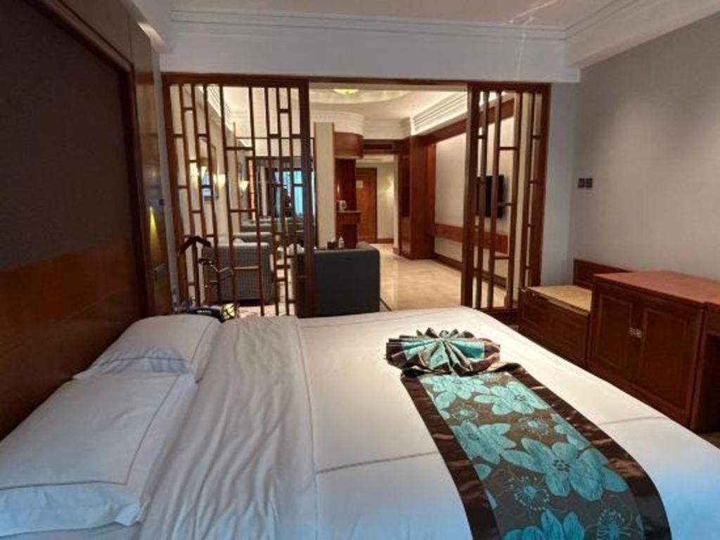 Yantai Golden Gulf Hotel Екстериор снимка
