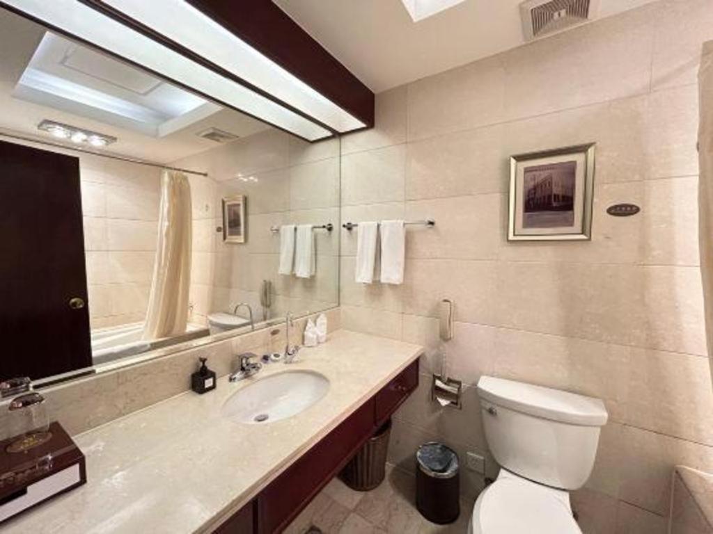 Yantai Golden Gulf Hotel Екстериор снимка